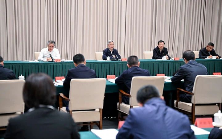 DE2EC96F383EA50E37650685546_1ADF7B27_C305.jpg?e=